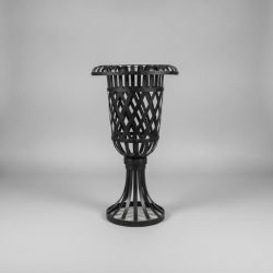 Vaso em Metal Entrançado
