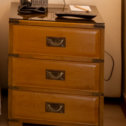 Mesa cabeceira 3 gavetas