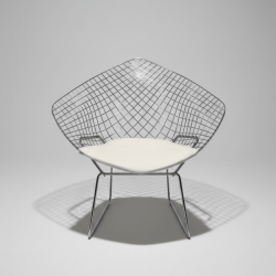 Cadeira moderna em metal com assento estofado