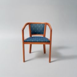 Cadeira de Madeira Estofada  Padrão Azul