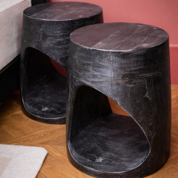 Conjunto de duas Mesas de Cabeceira em Madeira – Pretas