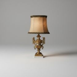 Candeeiro de Mesa em Metal Clássico c/Abajur Bege
