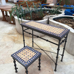 Mesa e banco com mosaico Mediterrâneo