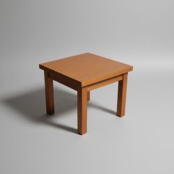 Mesa de Apoio Quadrada em Madeira