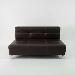 Sofá de dois lugares castanho