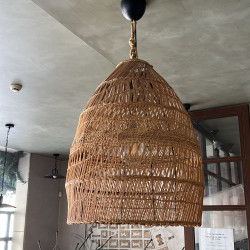 Rattan Loro Lamp