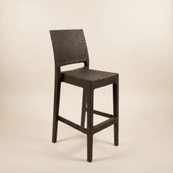 Cadeira alta de exterior em rattan