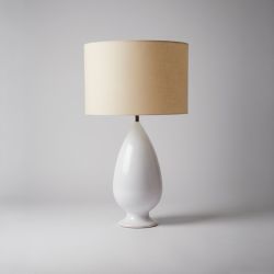 Candeeiro de Mesa em Cerâmica c/Abajur Cilíndrico Bege