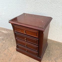 Mesa de Cabeceira em Madeira