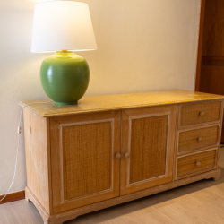 Aparador de madeira clara