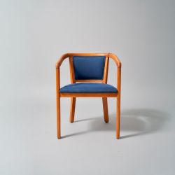 Cadeira de Madeira Estofada Azul