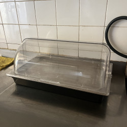 Caixa expositora de buffet com cúpula acrílica