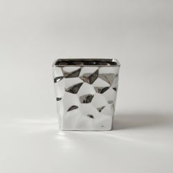 Vaso em Metal Facetado Prateado