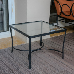 Mesa de apoio exterior em ferro e vidro