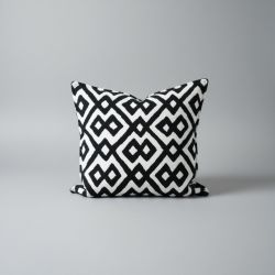 Almofada Decorativa Tecido Padrão Geométrico Preto e Branco
