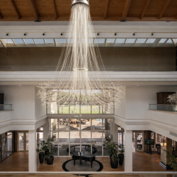 Candeeiro Suspenso Decorativo em Fios – Design Contemporâneo