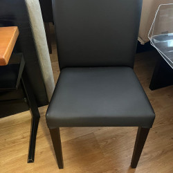 Cadeira Cinzenta em Napa