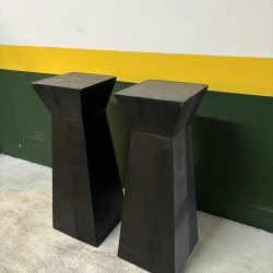 Conjunto pedestal decorativo em madeira