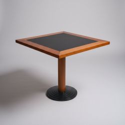 Mesa em Madeira c/Tampo de Pedra