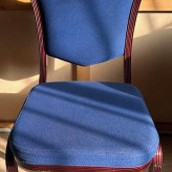 Cadeira Veludo Azul Empilhável