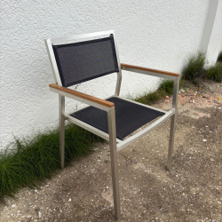 Cadeira de jardim com estrutura em alumínio