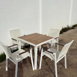 Mesa exterior branca