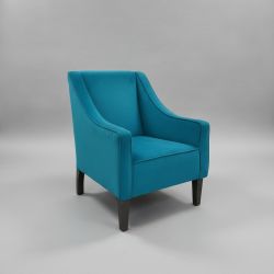 Poltrona Estofada em Veludo Azul