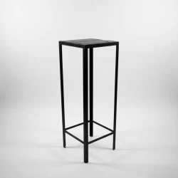 Mesa alta de bar em metal