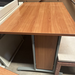 Secretária acabamento cerejeira/faia