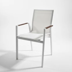 Cadeira de jardim branca