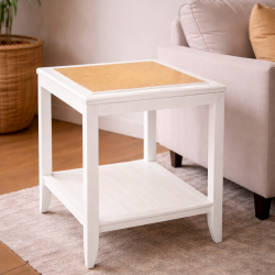 Mesa Branca de Apoio em Madeira